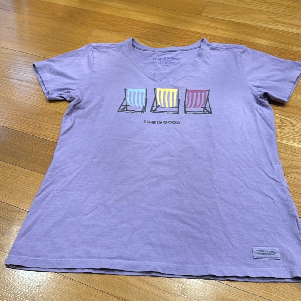 Life is good women’s vneck short sleeve tee shirt size small.